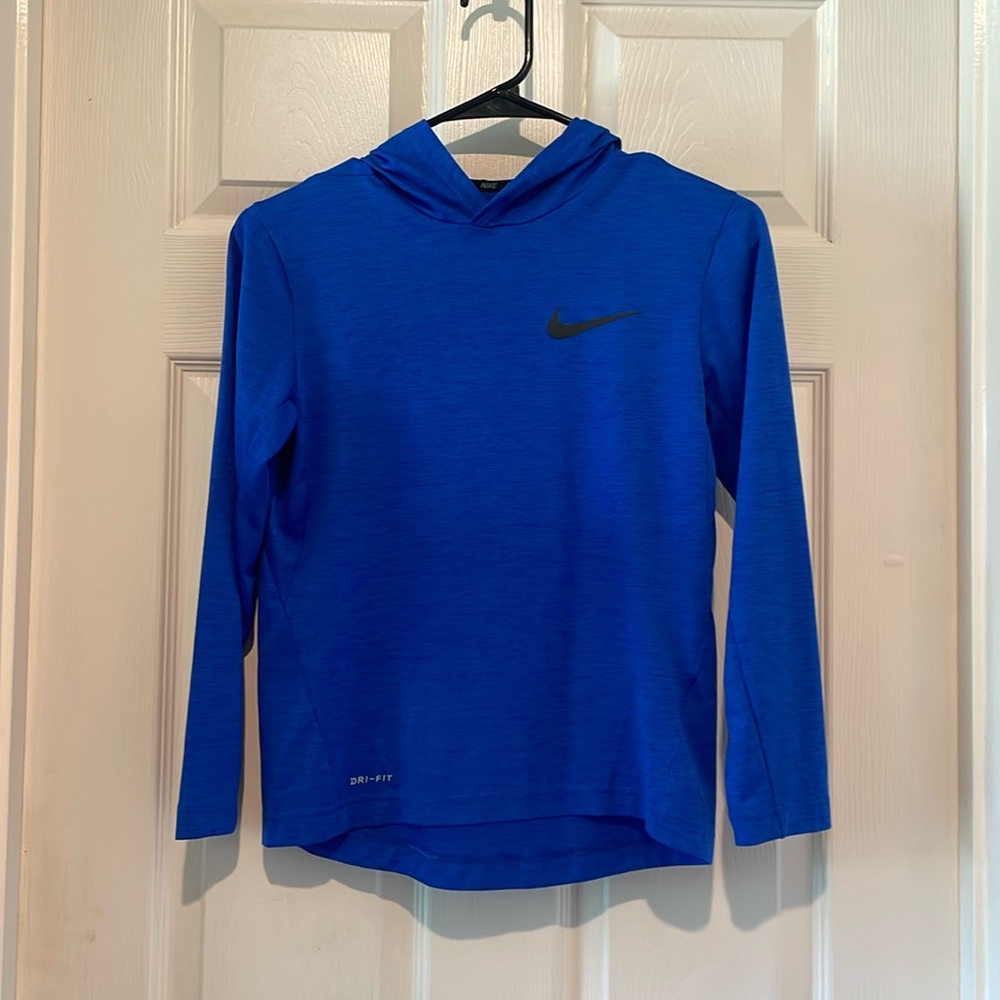 Boys Nike long sleeve with hood